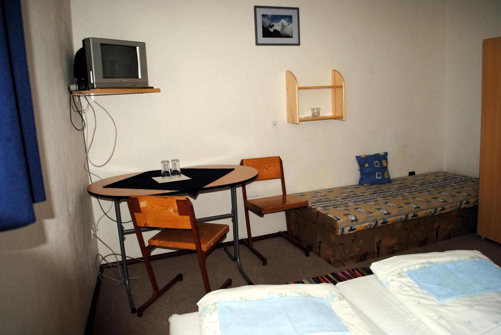 Penzion Slavia Poprad Buitenkant foto