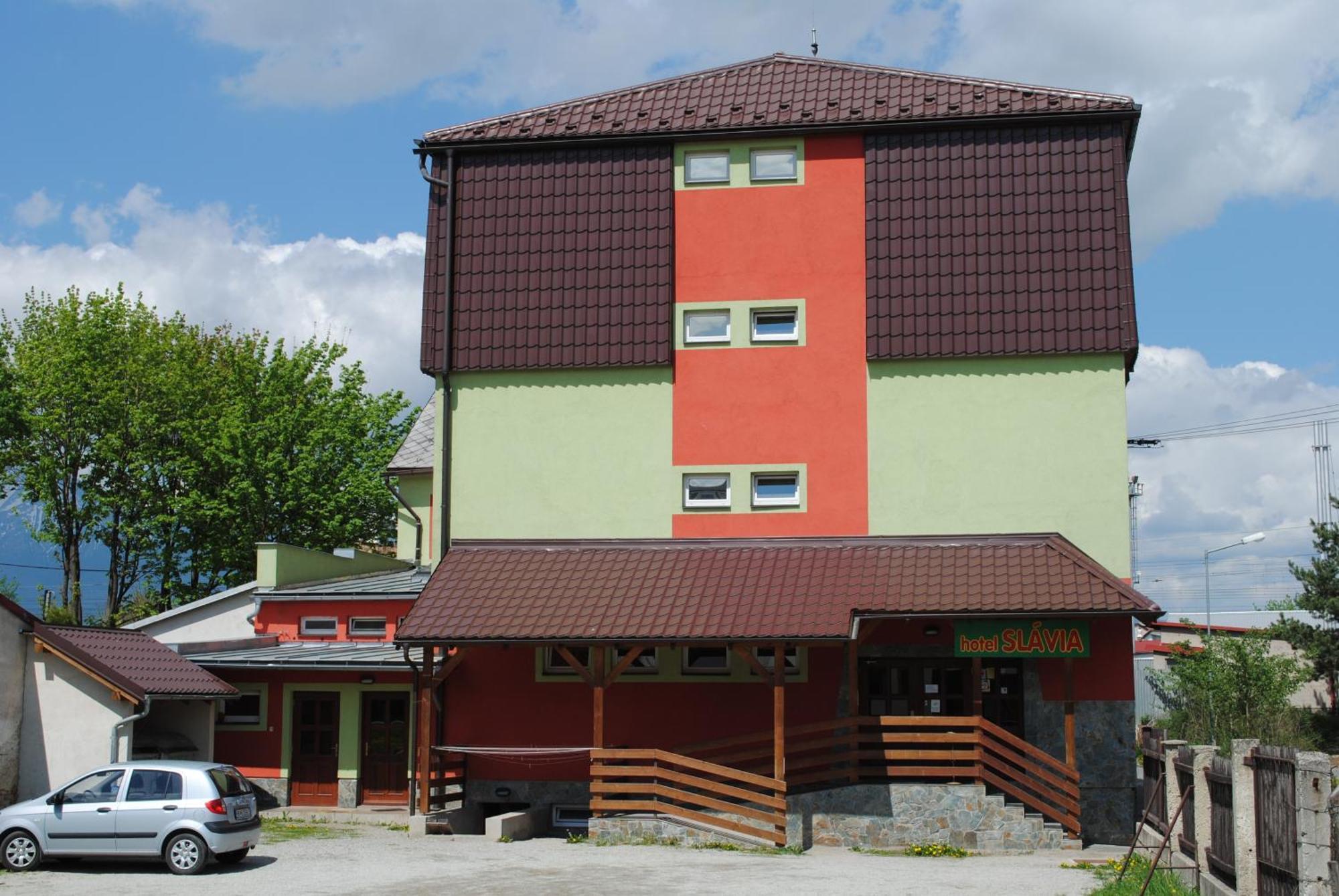 Penzion Slavia Poprad Buitenkant foto
