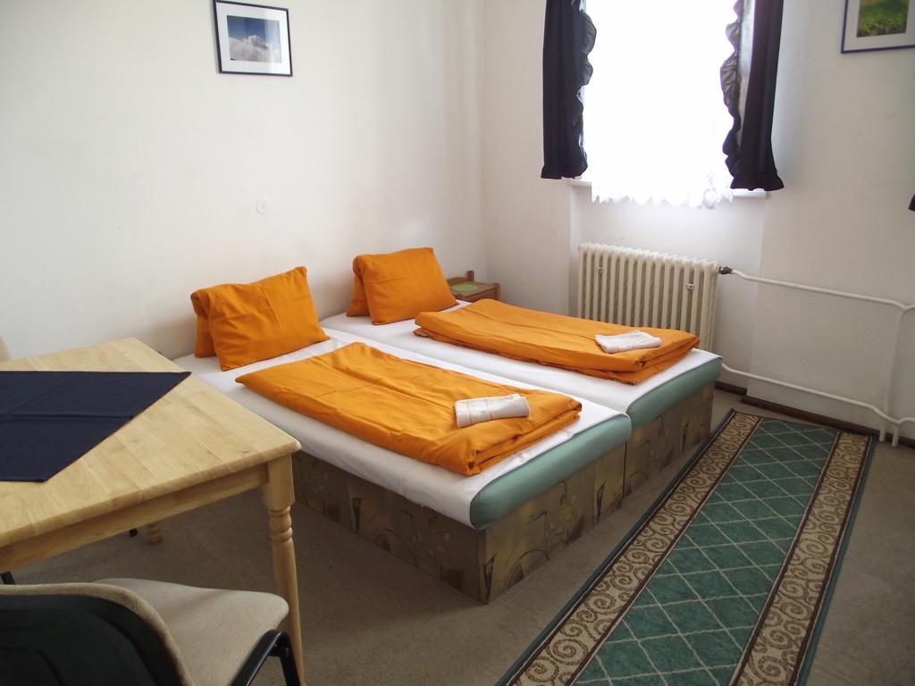 Penzion Slavia Poprad Buitenkant foto