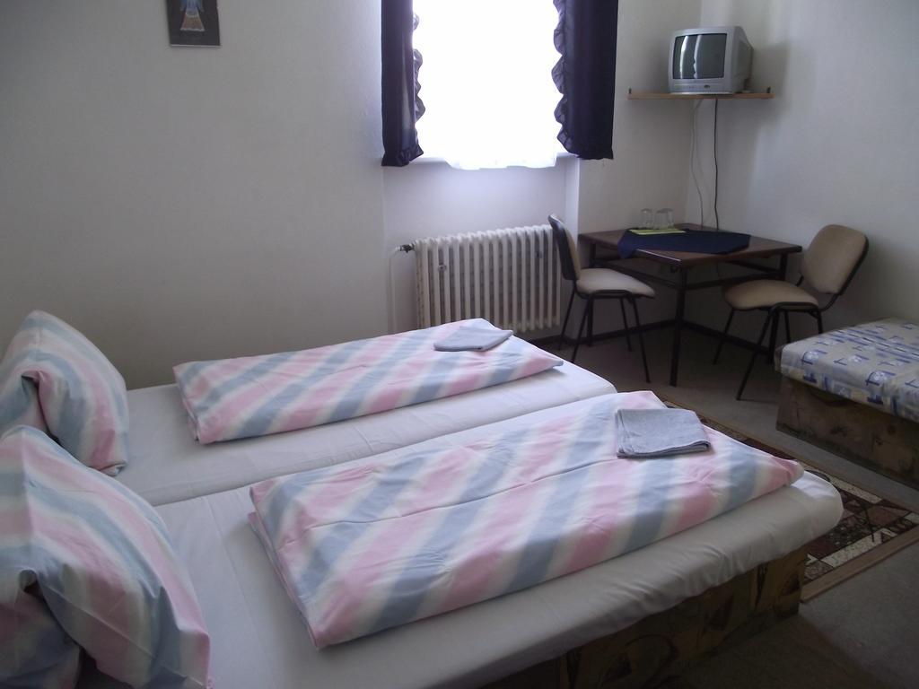 Penzion Slavia Poprad Buitenkant foto