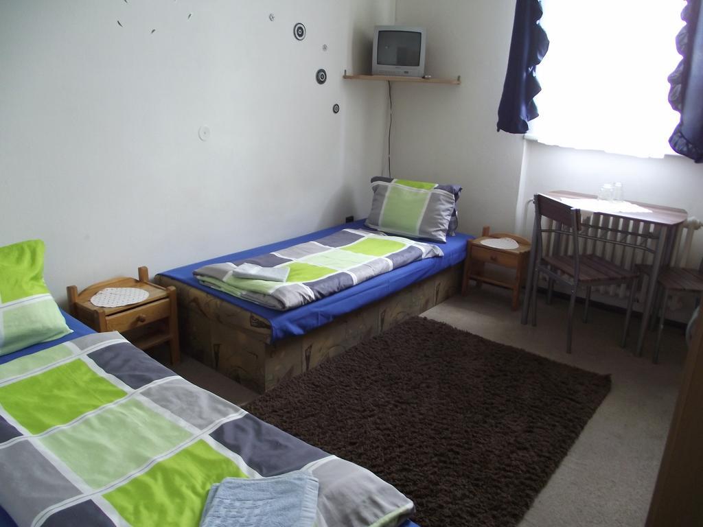 Penzion Slavia Poprad Buitenkant foto