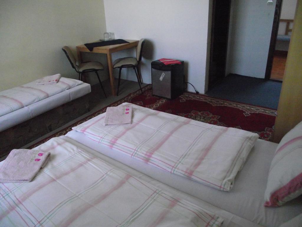 Penzion Slavia Poprad Buitenkant foto